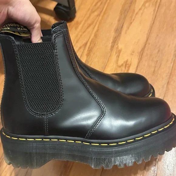 Doc Martens 2976 Smooth Leather Platform Chelsea Boots Size 9 Women Dr Vintage - Picture 2 of 14